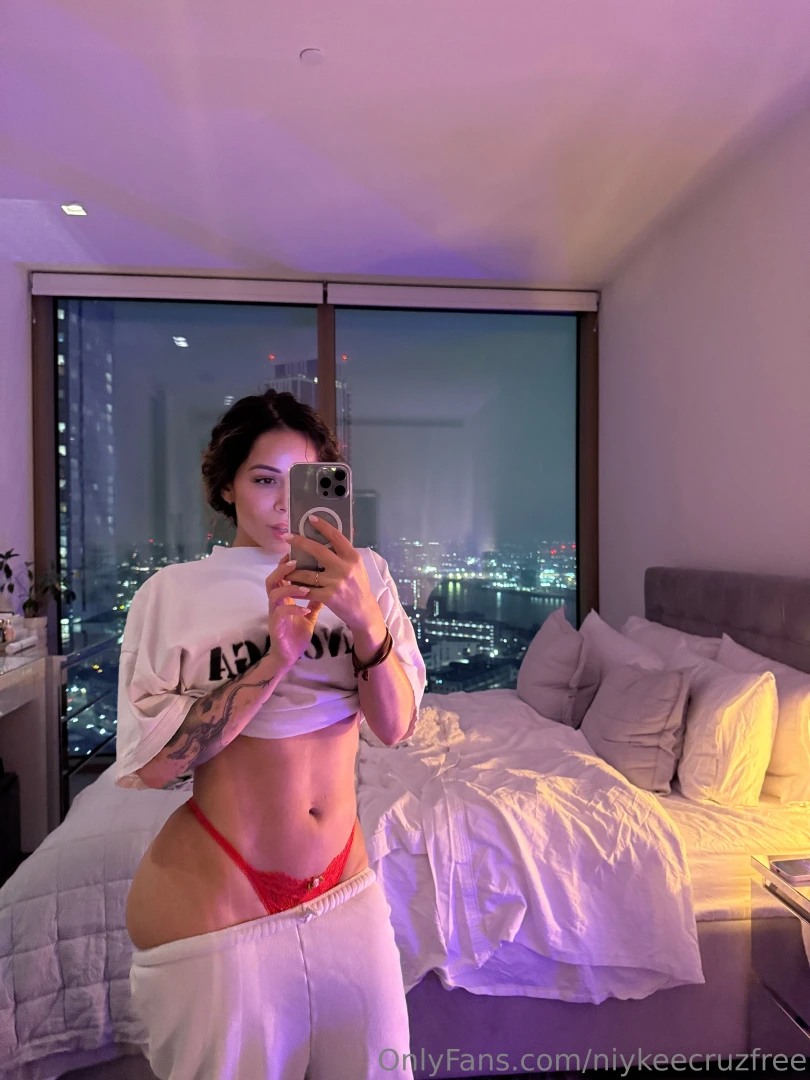 I show the back amp the front on my vip page niykeecruz 