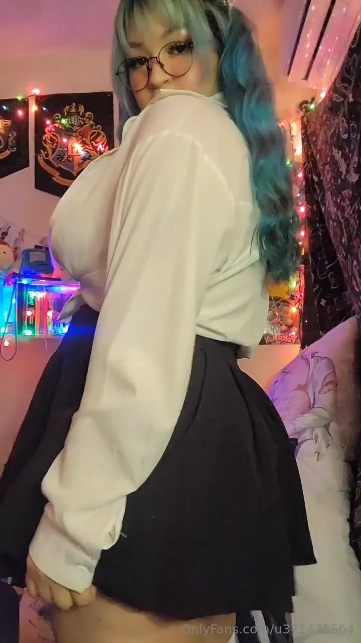 Les dejo unas pics pre streaming del otro d a oh y unos videitos hot 