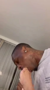 We all like a lil toe sucking right