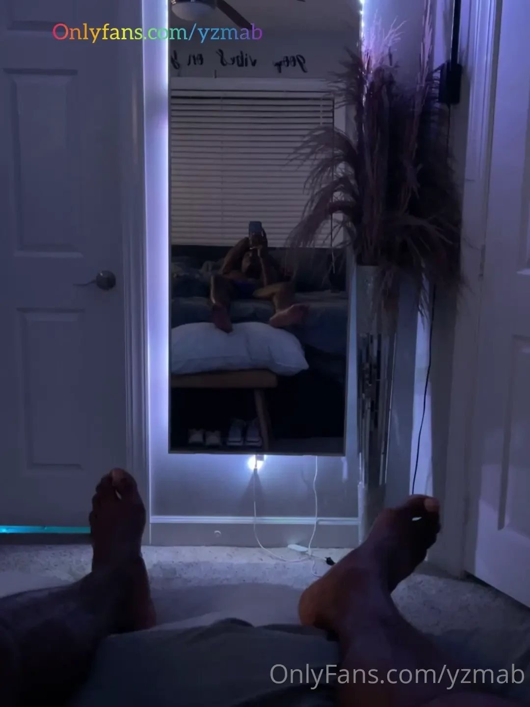 Worship the bottom of my feet before i fall asleep 