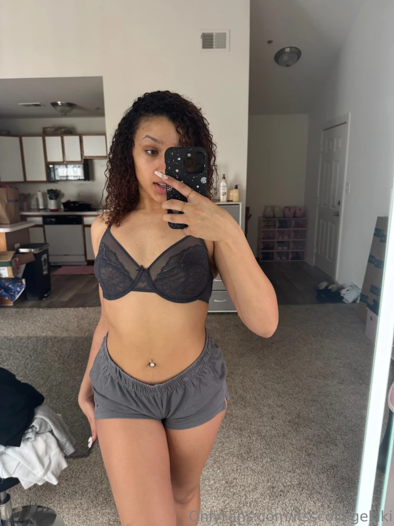 Let me put these groceries away rn 