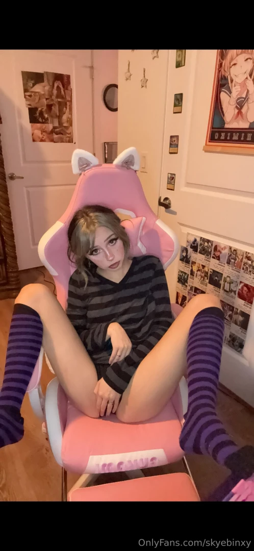 Wanna see what s underneath your tip might just make it happen 