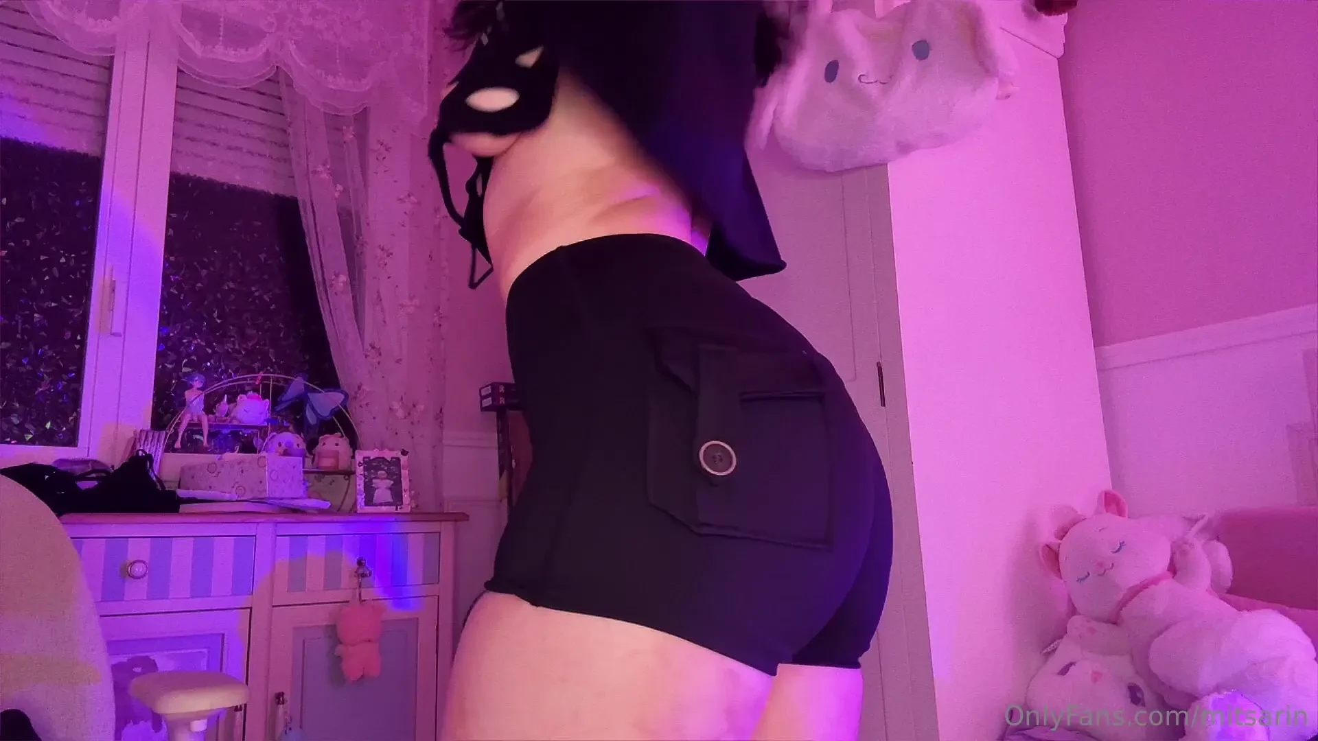 What do u think about my ass in these shorts 