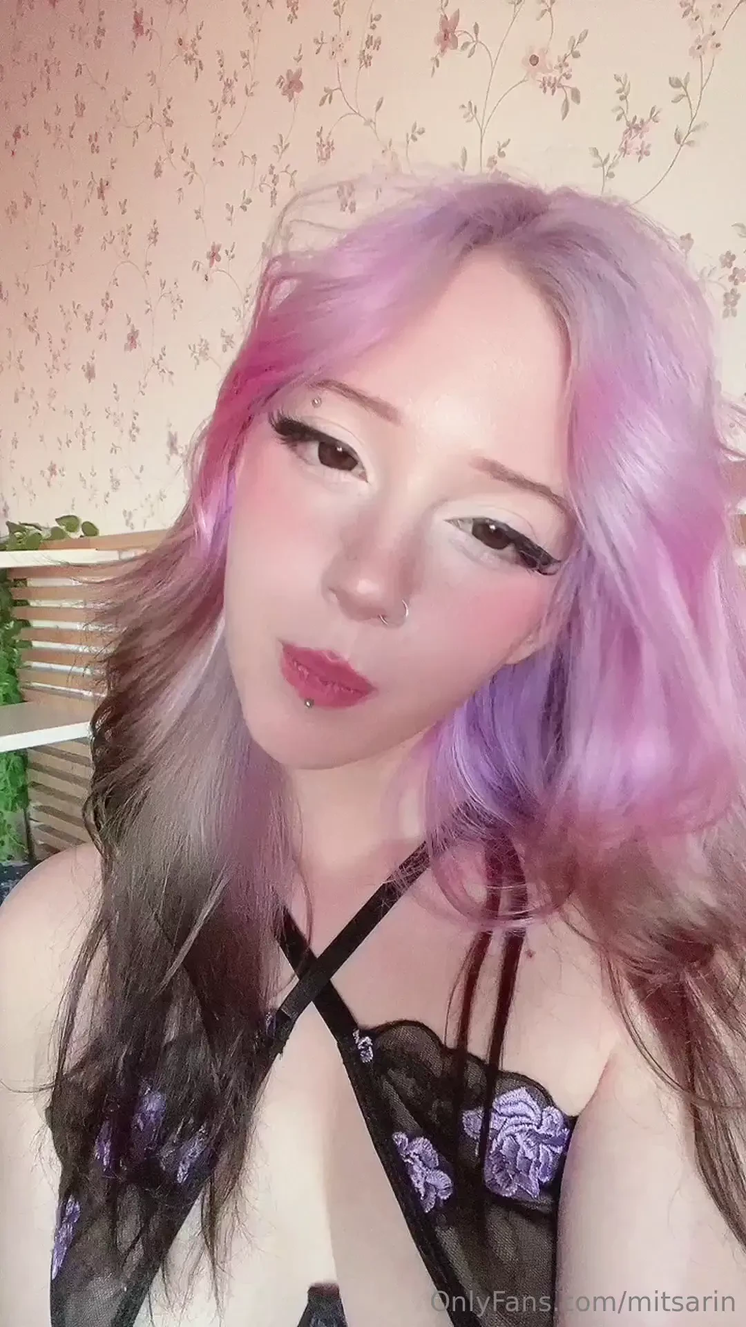 Someone told me that they think it s super sexy when girls chew gum so part 1 