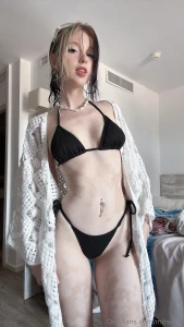 Omg i forgot to post my outfit for my beach day before here it is also part 2