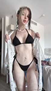 Omg i forgot to post my outfit for my beach day before here it is also