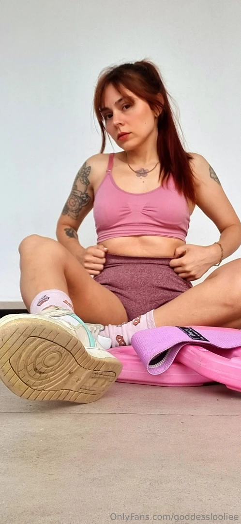 A true and desirable goddess would you like to lick my entire body 