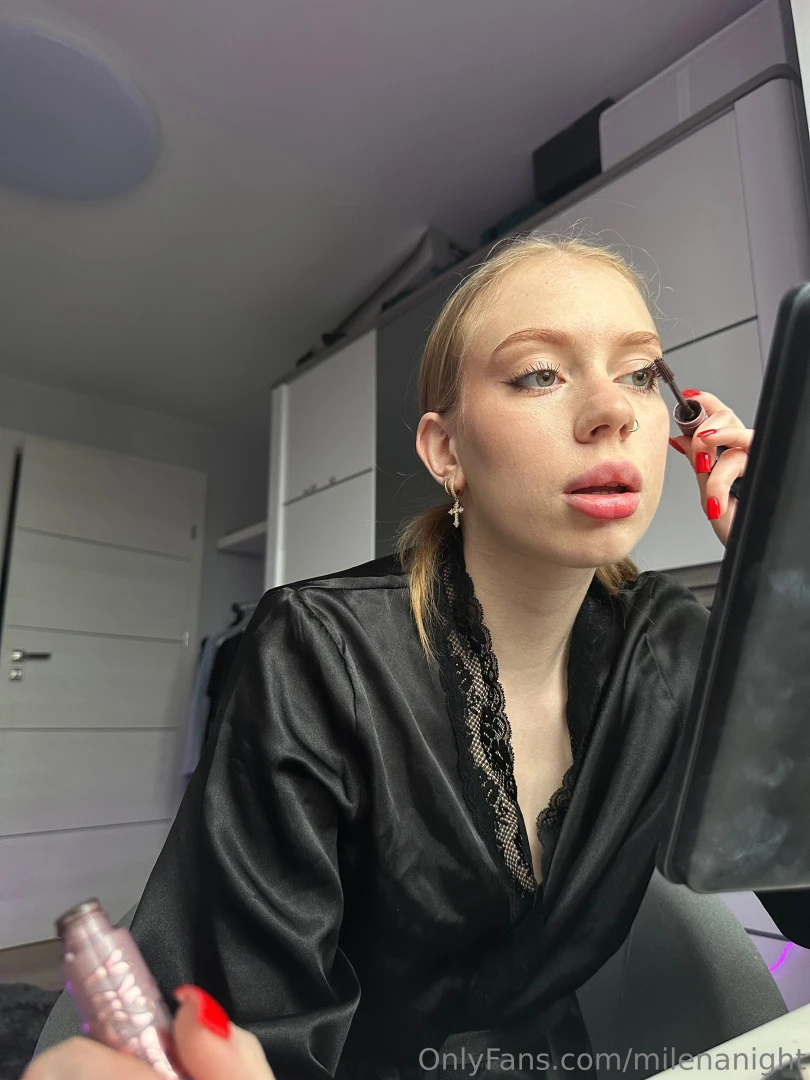 I absolutely love doing makeup it s my favorite way to express myself 