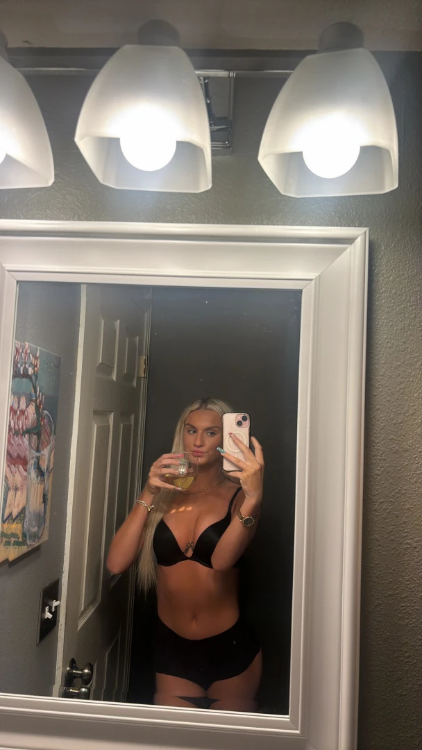 One look at me and you re already addicted ready for more 