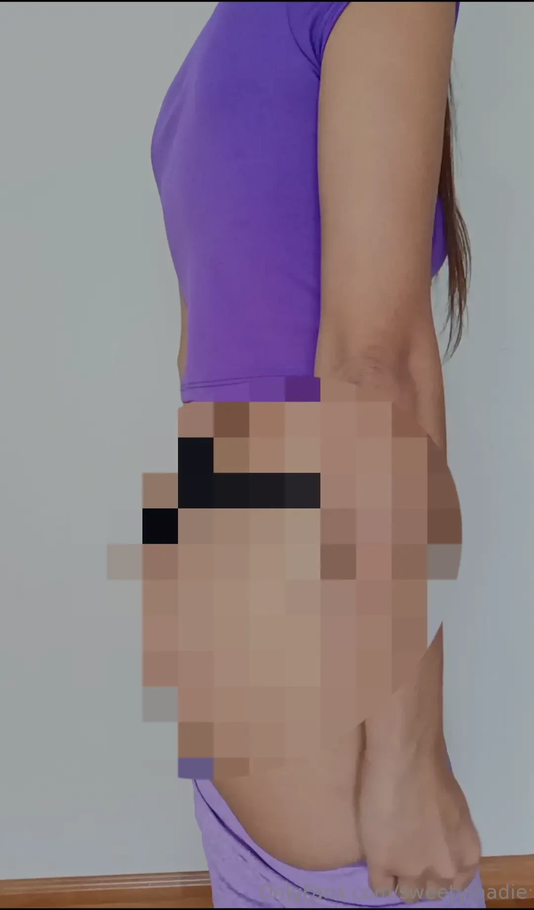 Taking off my gym leggings part 1 