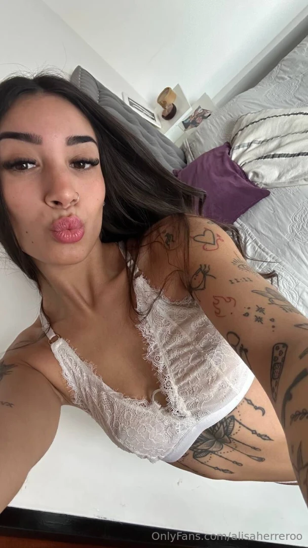 No soy tu novia pero te beso mejor que ella 