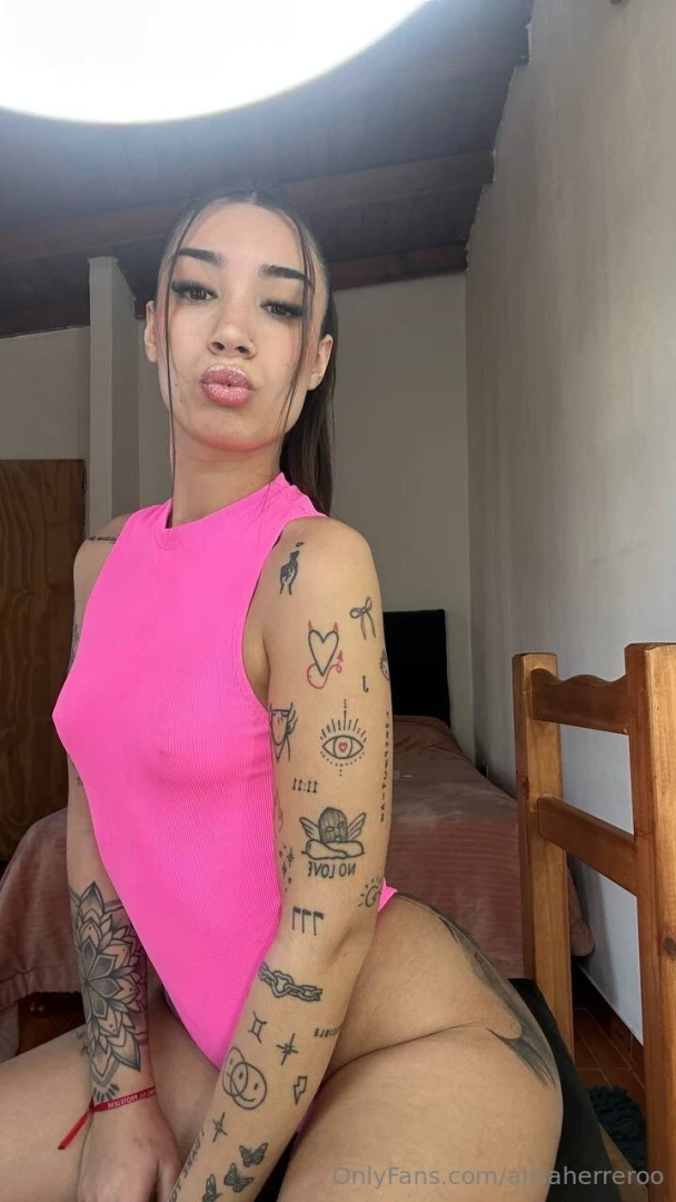 Sabes que no puedes evitar pensarme ya sabes que te quiero mucho 