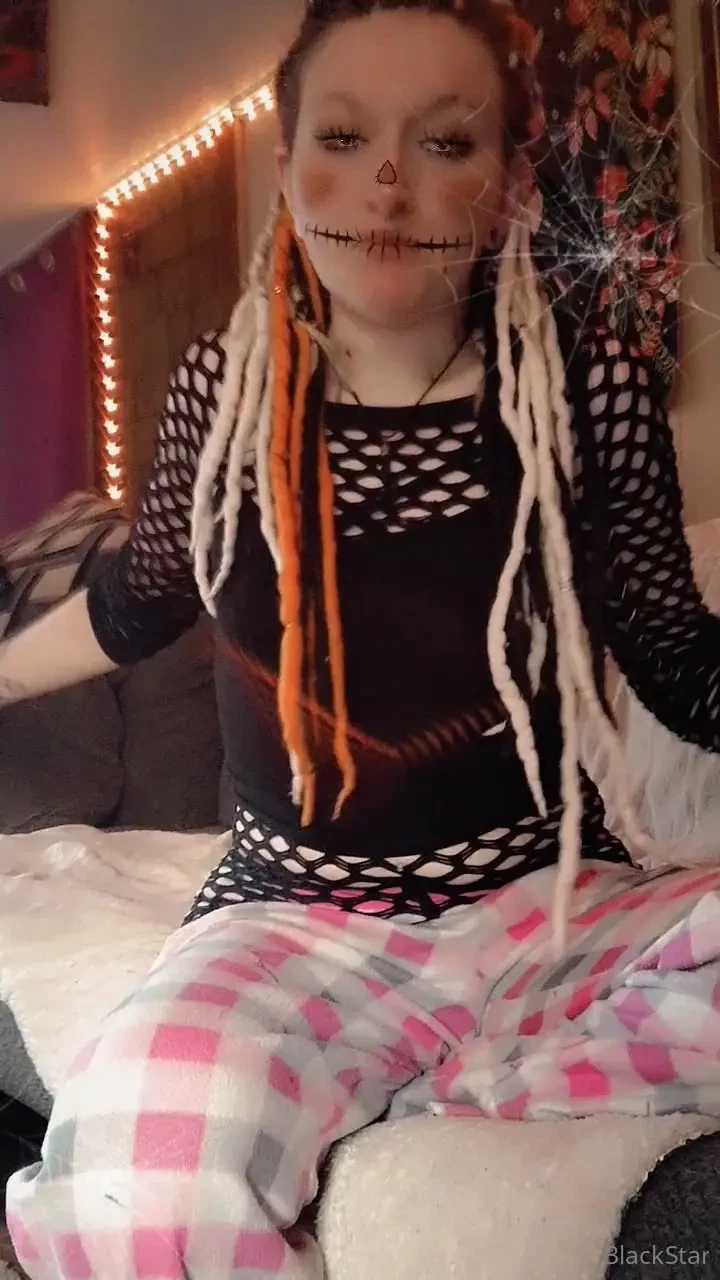 Hey sweetie who wants 2 my pumpkins 