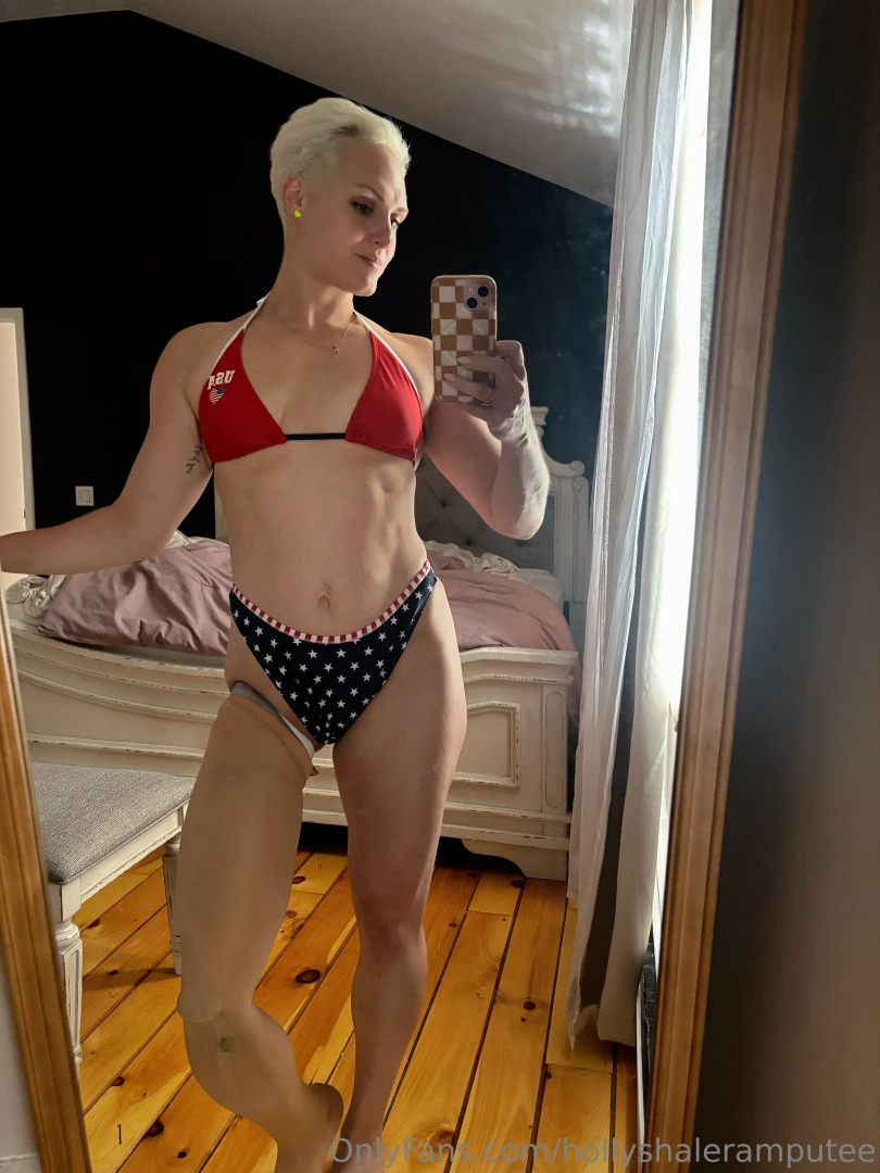 Happy 4th of july from your favorite american amputee chic 