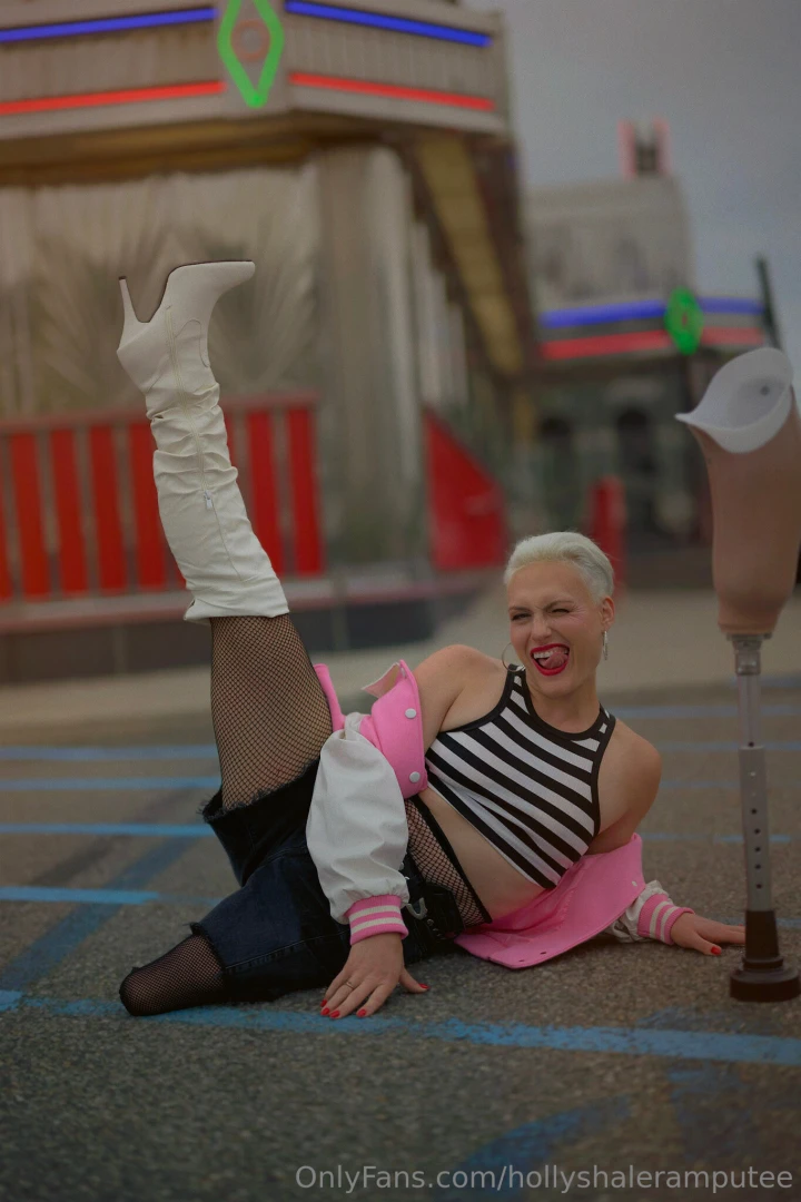 Full diner gallery only allofhollyshaleramputee and we re gunna have 