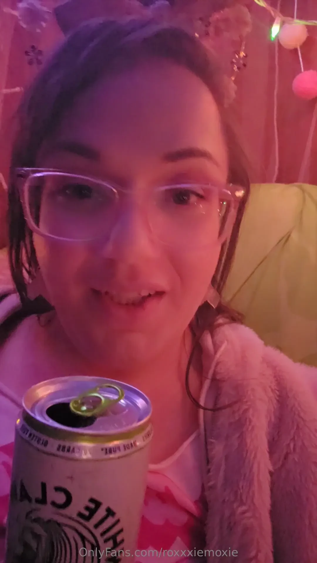 Ya girl will do all sorts of shit with you baby shiiit let a bitch 