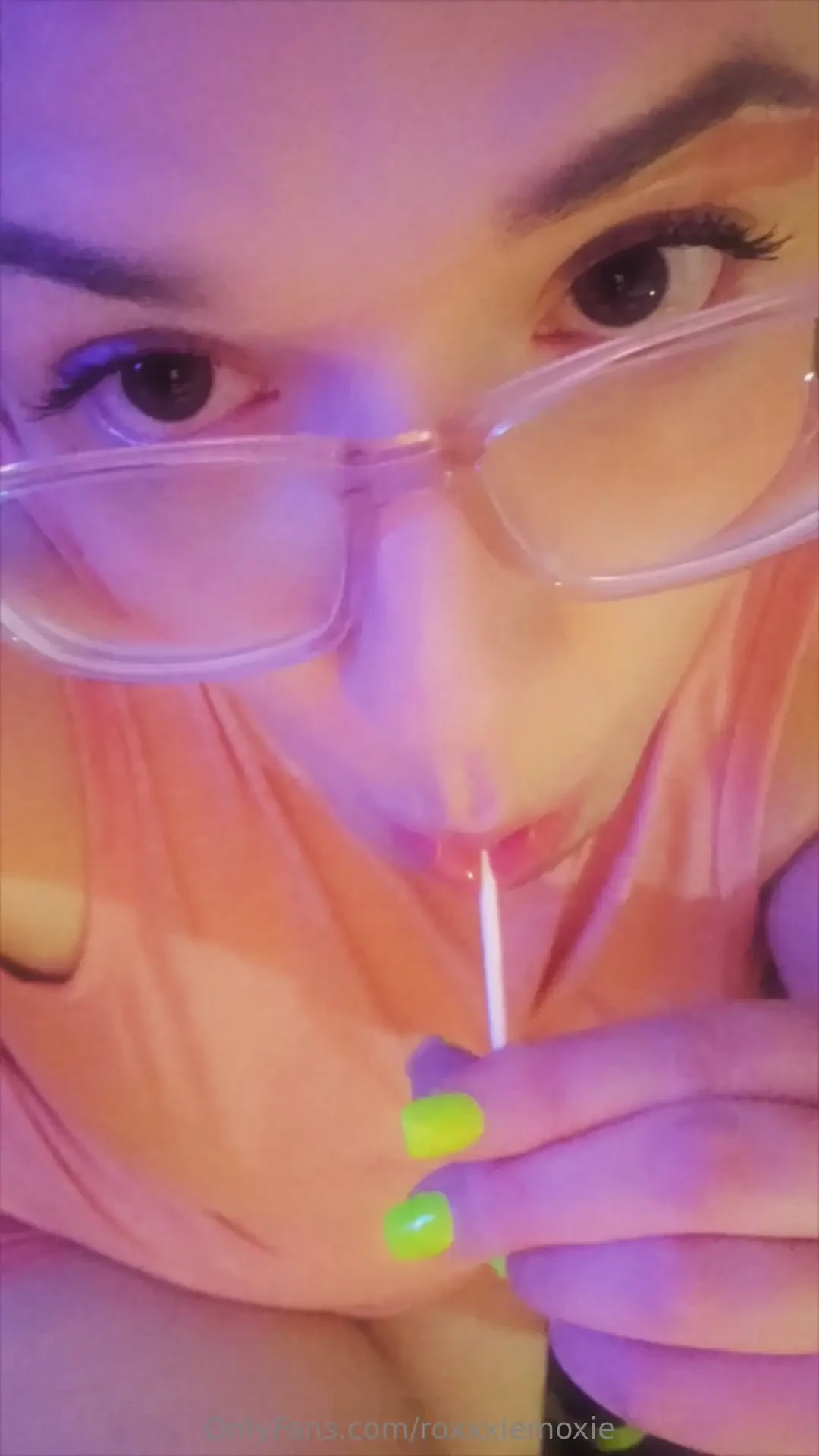 Pov you subscribe to the weird awkward girl who gets more creative 