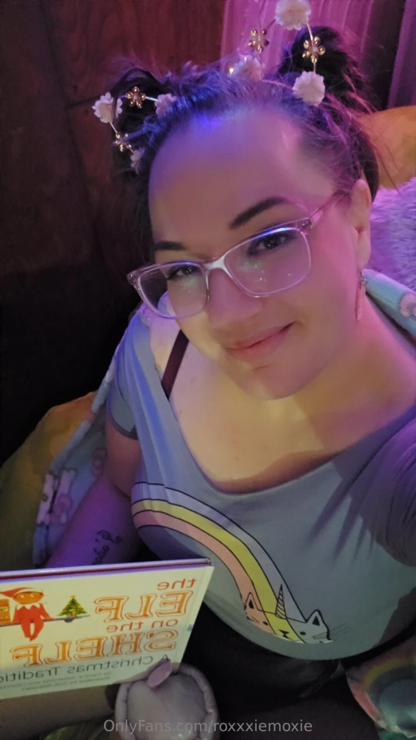 Lookie what mommy found just in time for christmas i even have an elf 