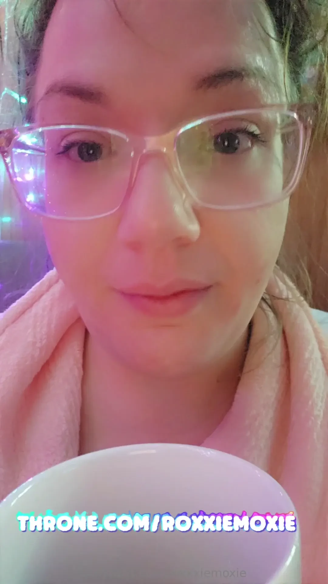 Go buy roxxie a get well gift throne com roxxiemoxie 