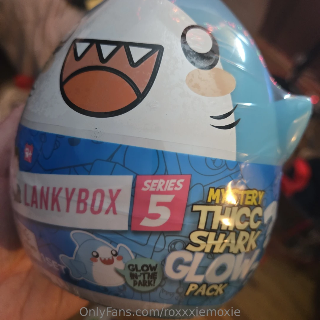 Even my shark thicc live 8pm est 