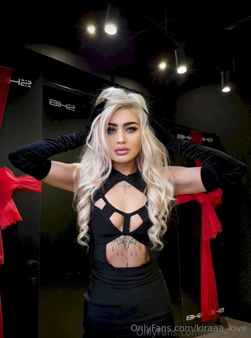 She emma_mlf is ready for your cock naughty milf who loves to have fun 