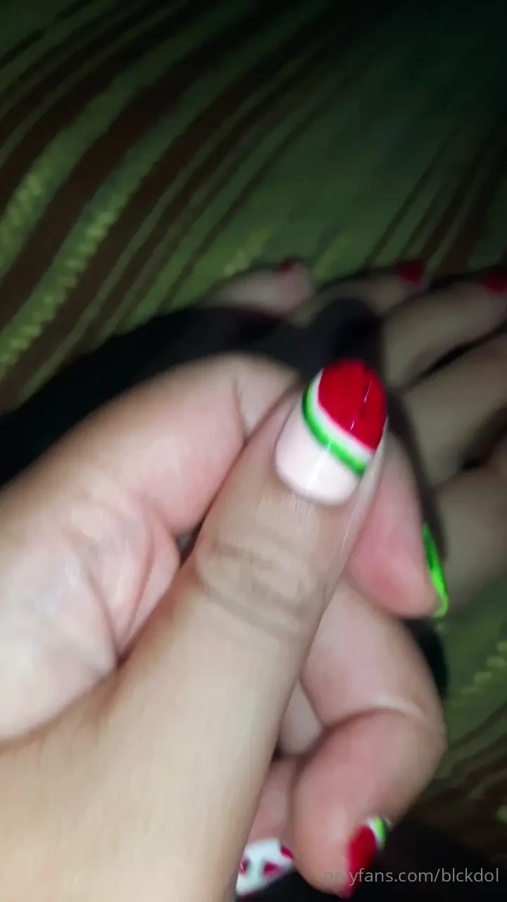 Weekend getaway nails 