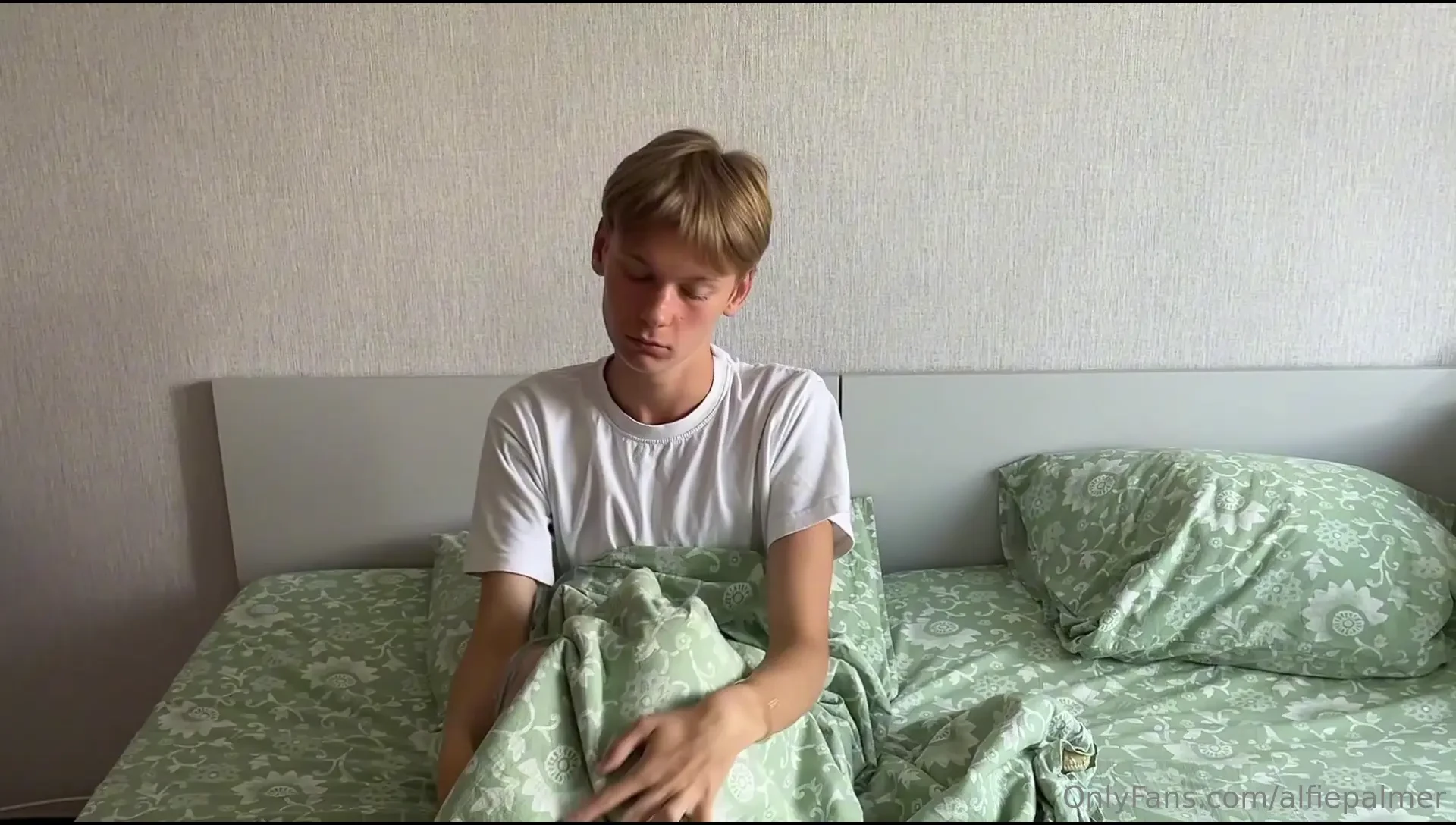 My morning routine be like open my eyes stretch hands play with myself 