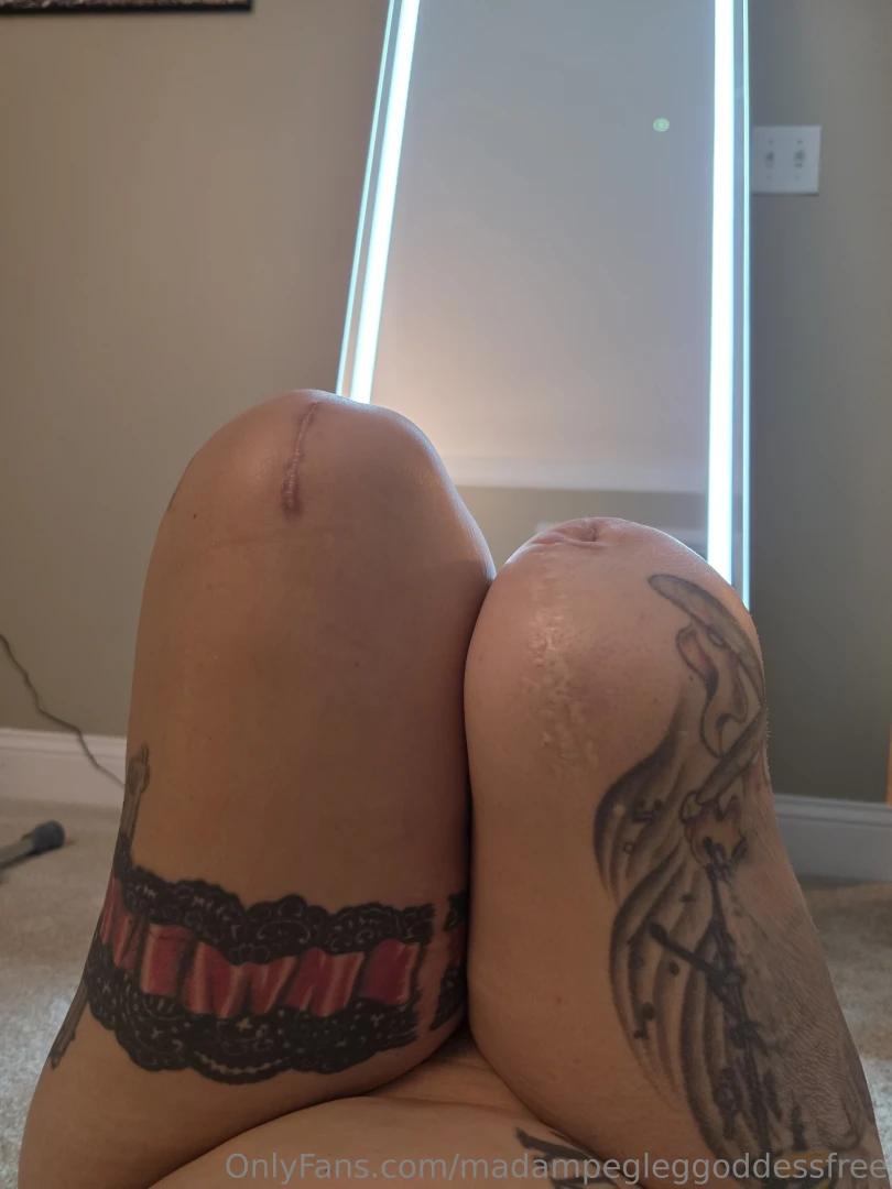 It s midweek and your queen is feeling extra playful leslie s taking 