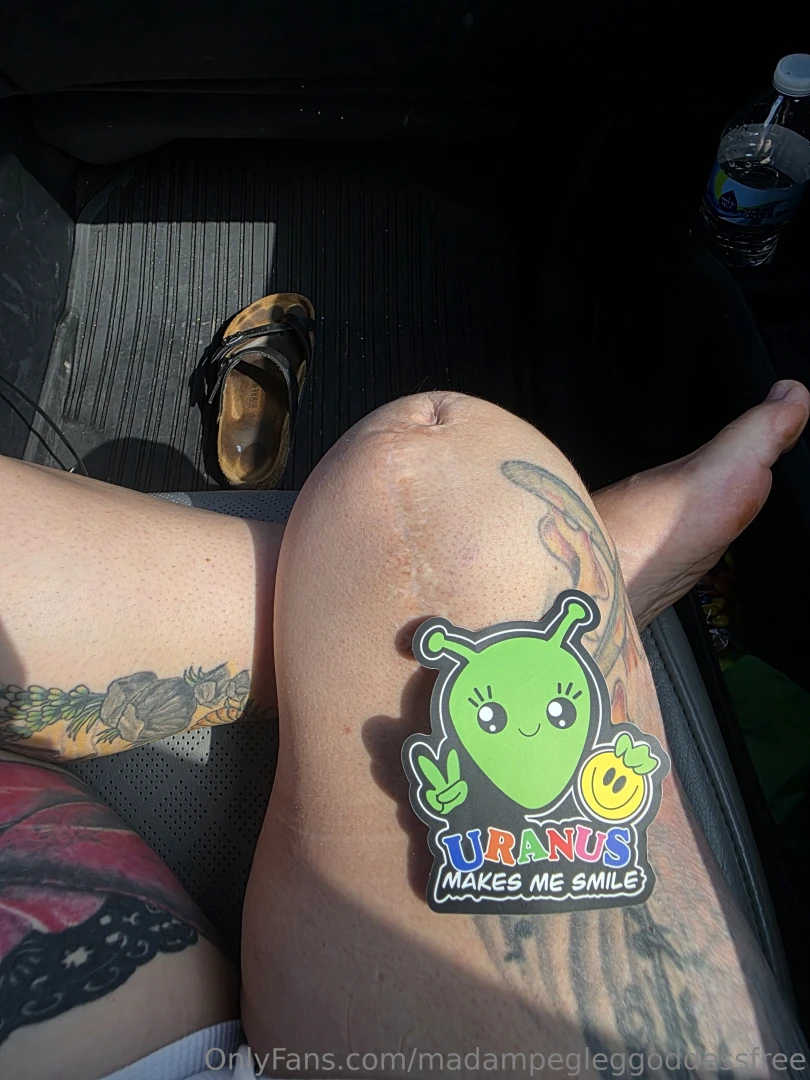 Leslie and i just sitting here in uranus you missed us didnt you show 