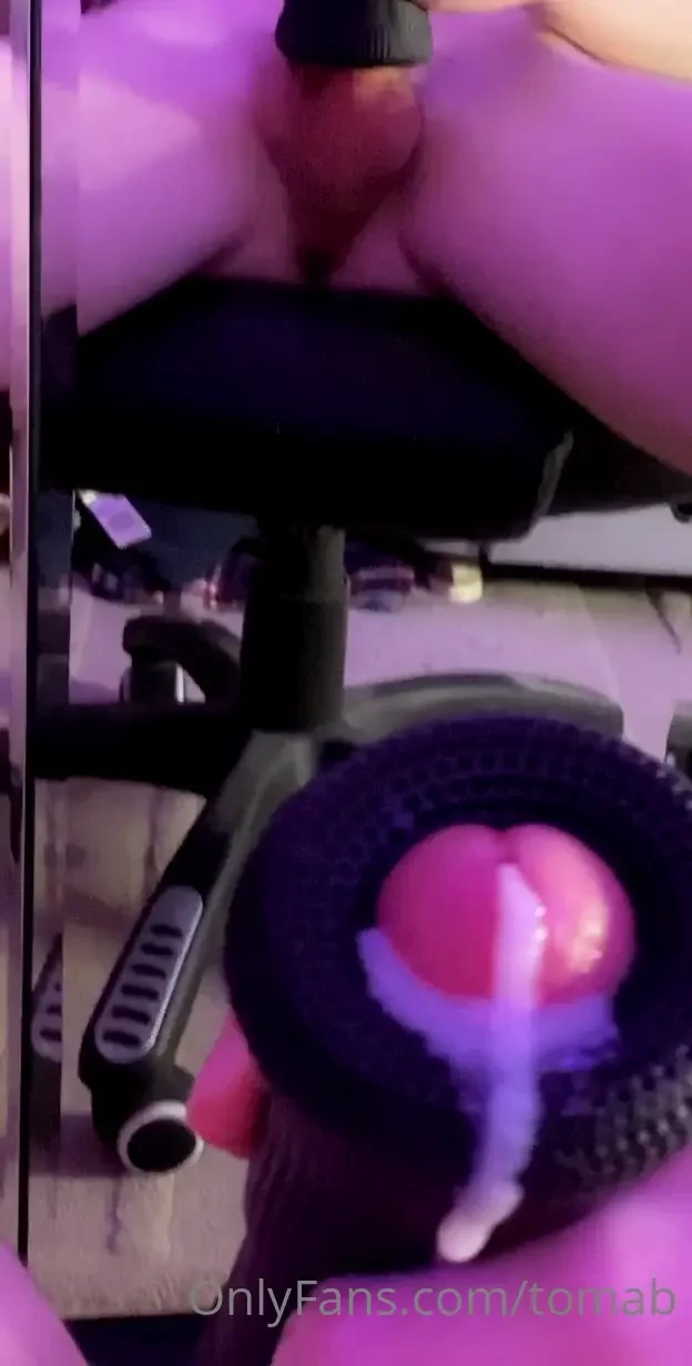 I love busting a nut in this fleshlight 