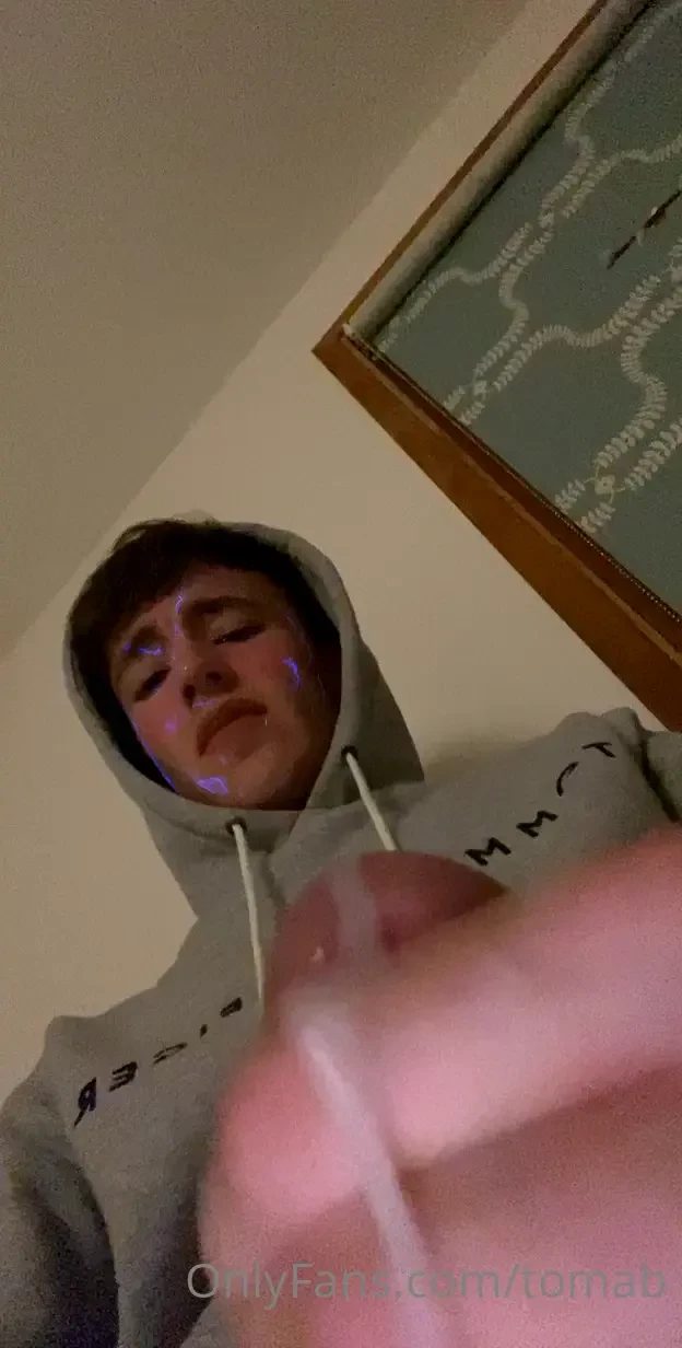 Felt extra horny in the kitchen and was imagining a smooth ass sliding part 1 