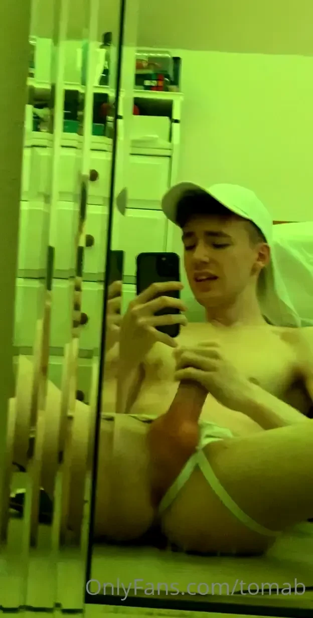 I set up some new led s in my room and they feel great to wank in 