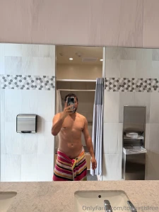 Caught myself in the mirror and damn can t decide if i m the one