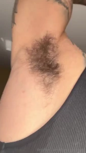 A little sun and breeze under my pits feeling extra good