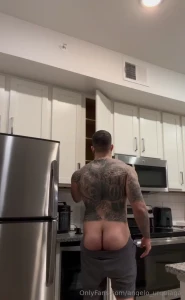 What you lookin at back there