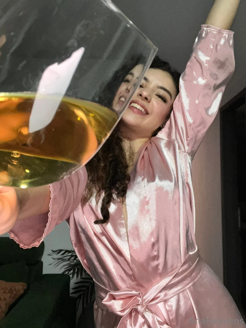 I notice the little things and i love the ones who pay attention to me 