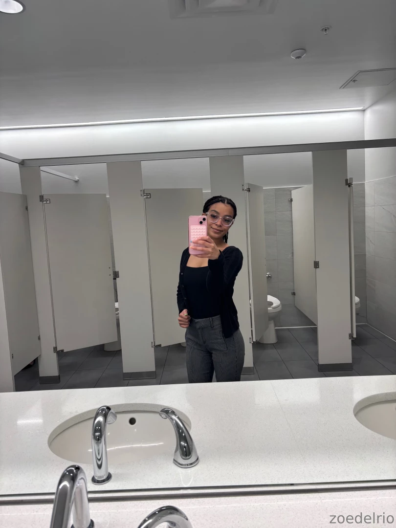 Just a girl at her new corporate job 