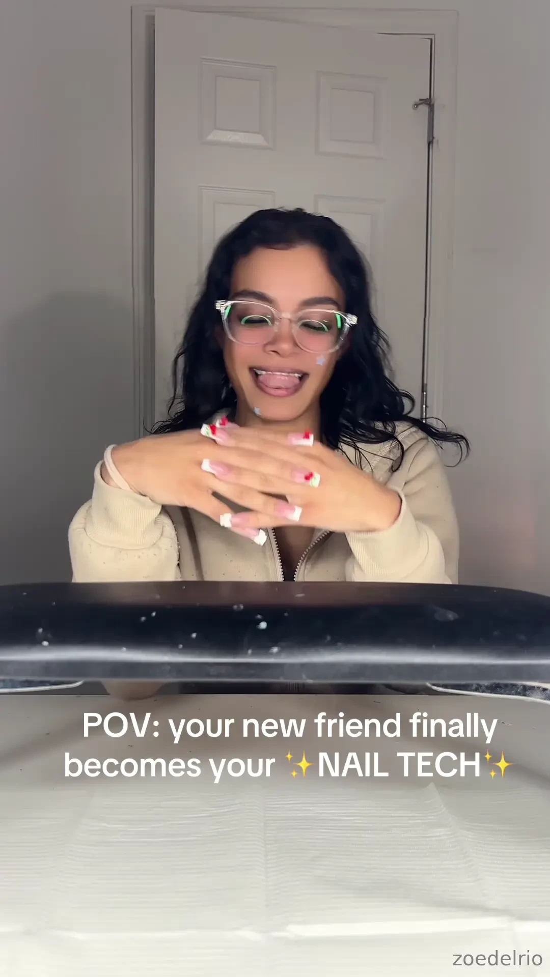 Yes i had to cut her beautiful self out of the video but new nailssss 