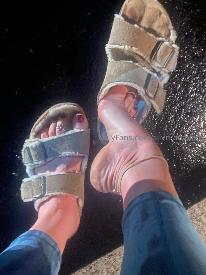 Hot yoga was fire it was 104 degrees tonight this weekend i am doing a 