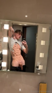 In a hotel alone wishing i had a f ck buddy atm