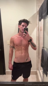 So sweaty after gym and i really need someone to come sniff my undies
