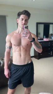 Gym pump i have just sent a precum video for the vips
