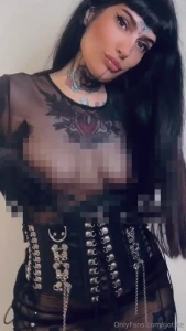 Dinner time goth pixels for tonight