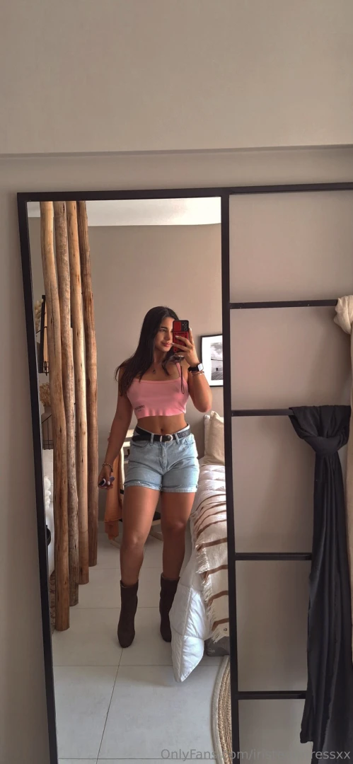 This look makes me feel powerful although i think a cowgirl hat would 