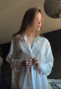 Would you lend me your shirt