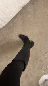 What gloves would go best with my new boots