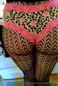 Subscribe to my v i p savagedemondoll666 to see amazing booty stuff -