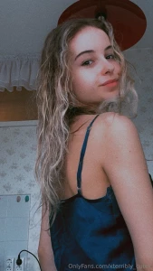 Would you like to see a girl like that in your kitchen early in the