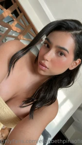 It s friday and here i am sitting all alone with no one to talk to