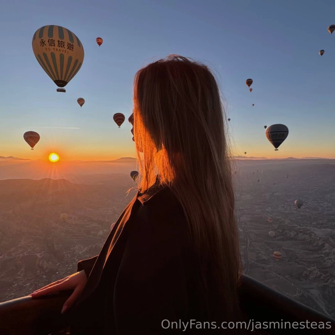 I love beautiful views i guess that s why i m so beautiful 